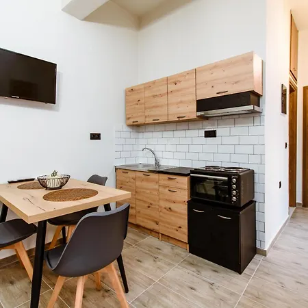 Krinis Apartment *
