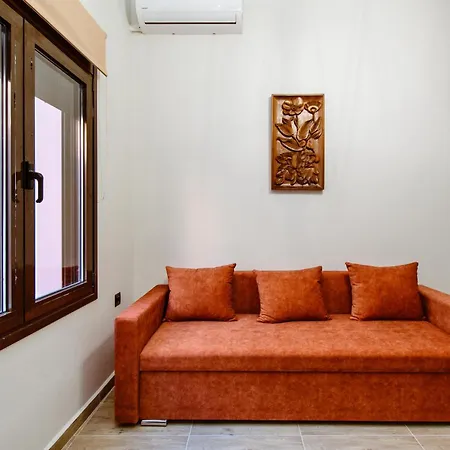Krinis Apartment *